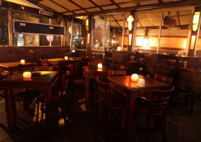 281594_231667360203611_3129801_n